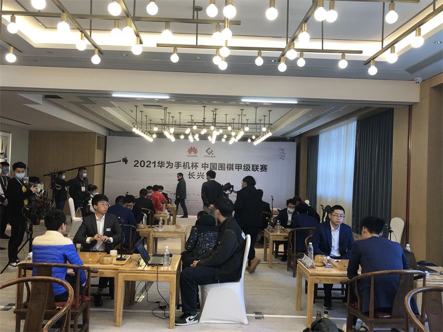 不过，罗马俱乐部也必须遵守欧足联的财政公平竞赛规则，因此在冬季无法拿出太多引援资金。